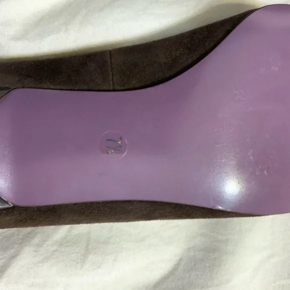 Suede Rhinestone Pointed Toe Kitten Heels - US 7.5 - Picture 3 of 5